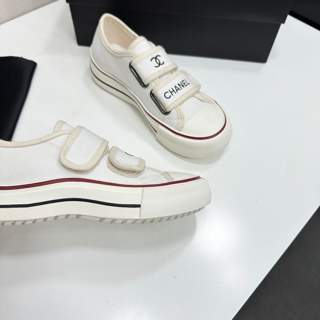CC 26s Velcro Low Top Sneakers White Black Canvas 145659