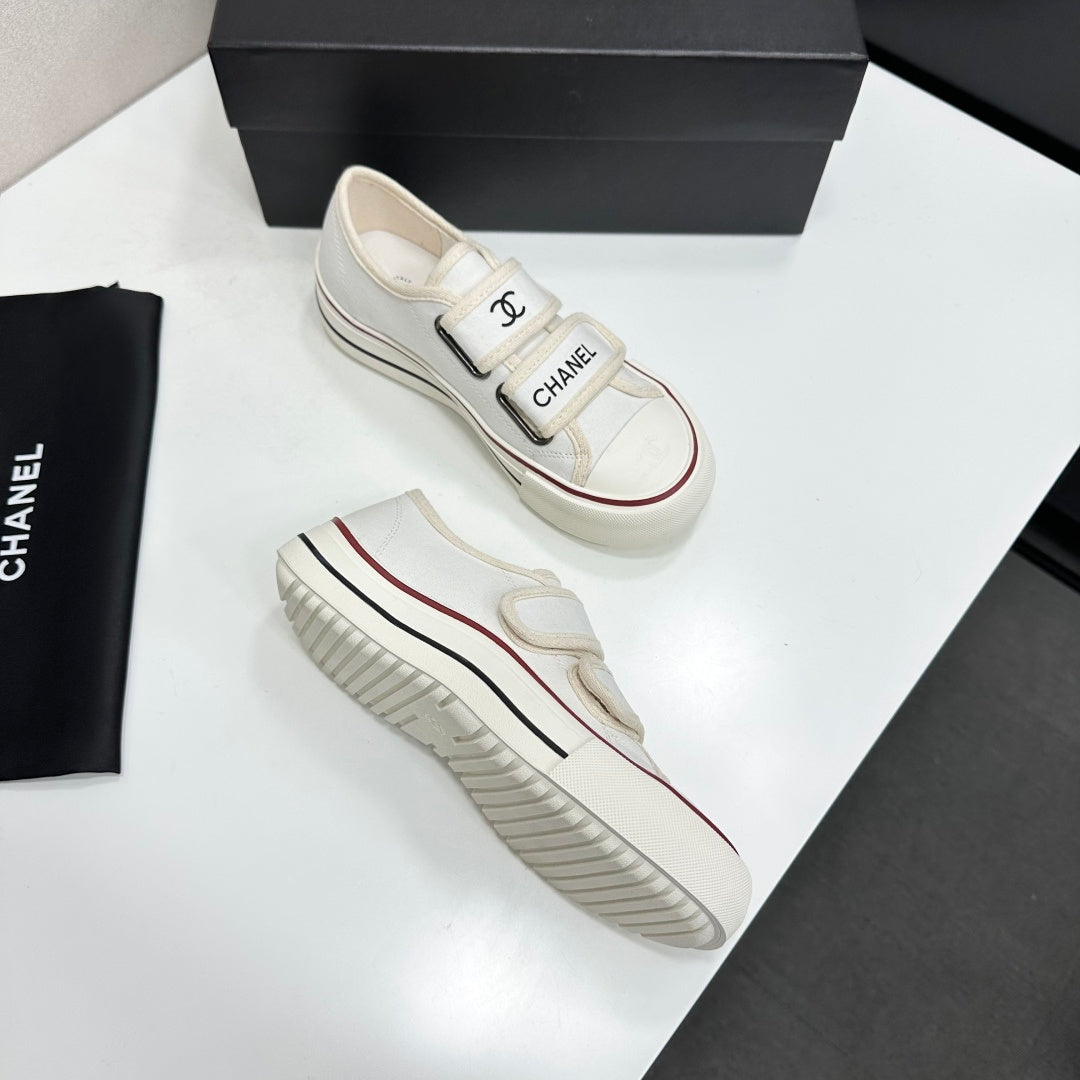 CC 26s Velcro Low Top Sneakers White Black Canvas 145659