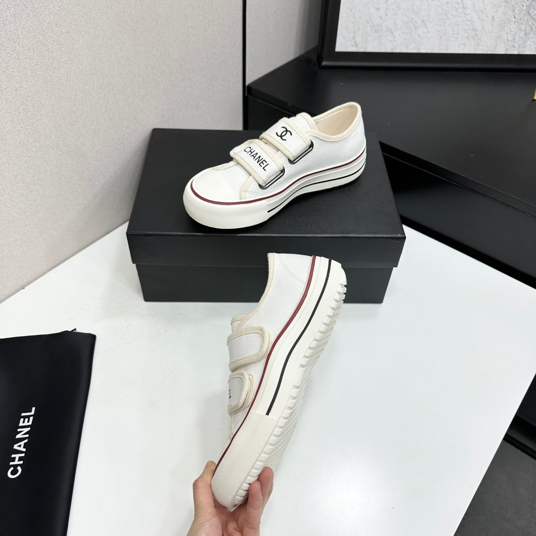 CC 26s Velcro Low Top Sneakers White Black Canvas 145659
