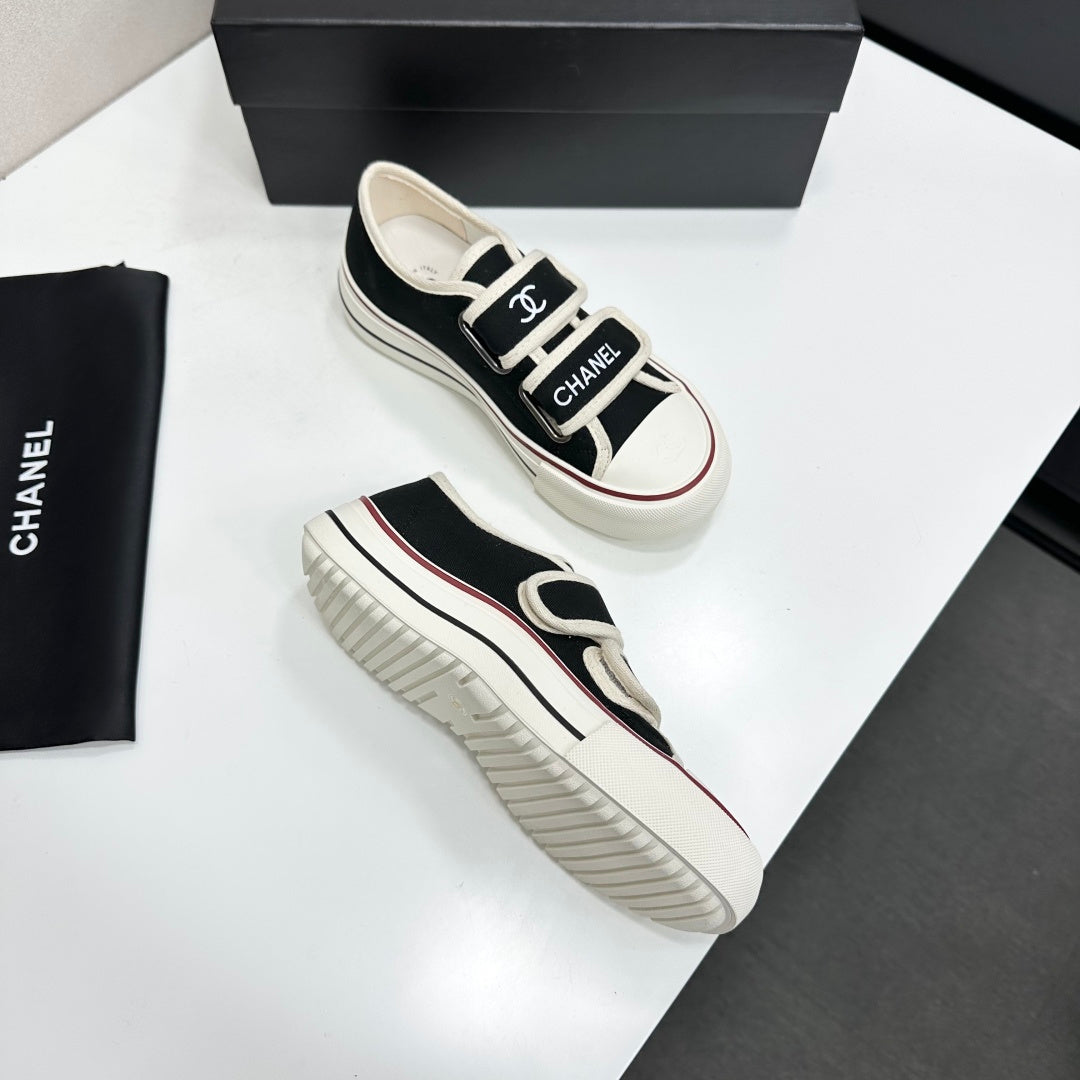 CC 26s Velcro Low Top Sneakers Black White Canvas 145658