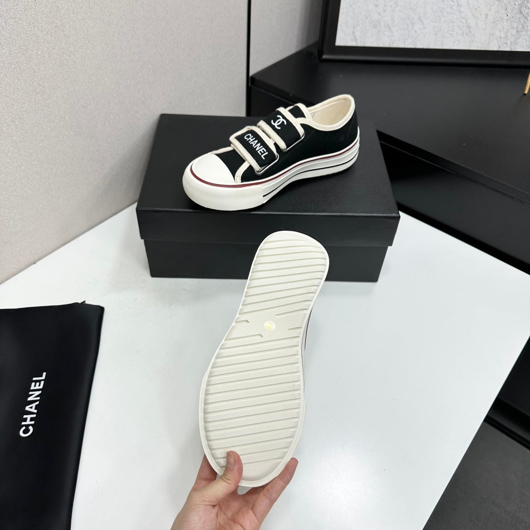 CC 26s Velcro Low Top Sneakers Black White Canvas 145658