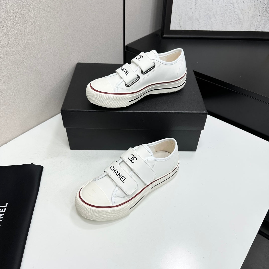 CC 26s Velcro Low Top Sneakers White Black Leather 145656