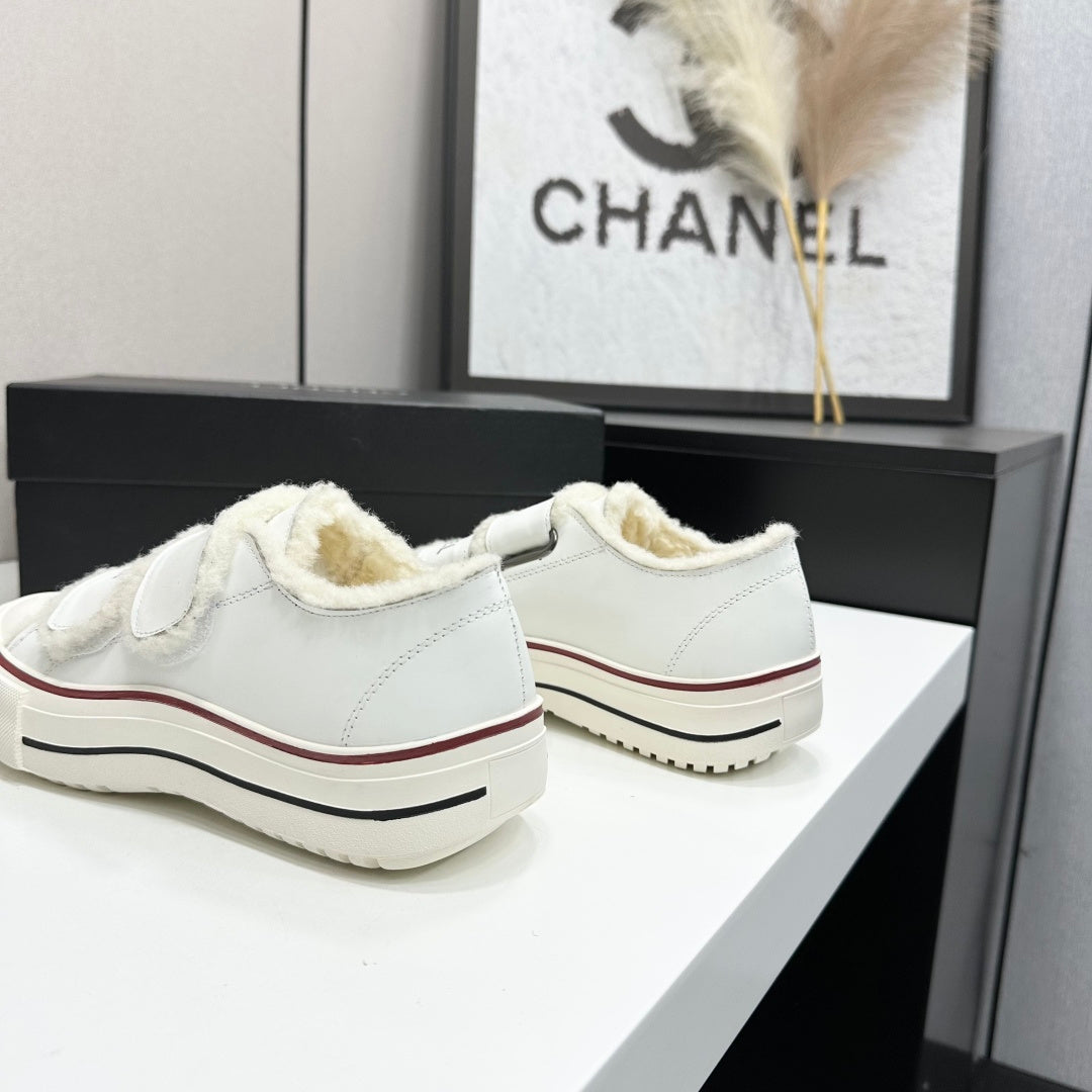 CC 26s Velcro Low Top Sneakers White Black Leather 145653