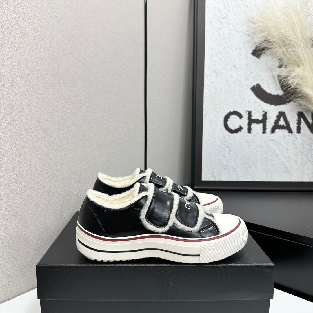 CC 26s Shearling Velcro Low Top Sneakers Black White Leather 145652