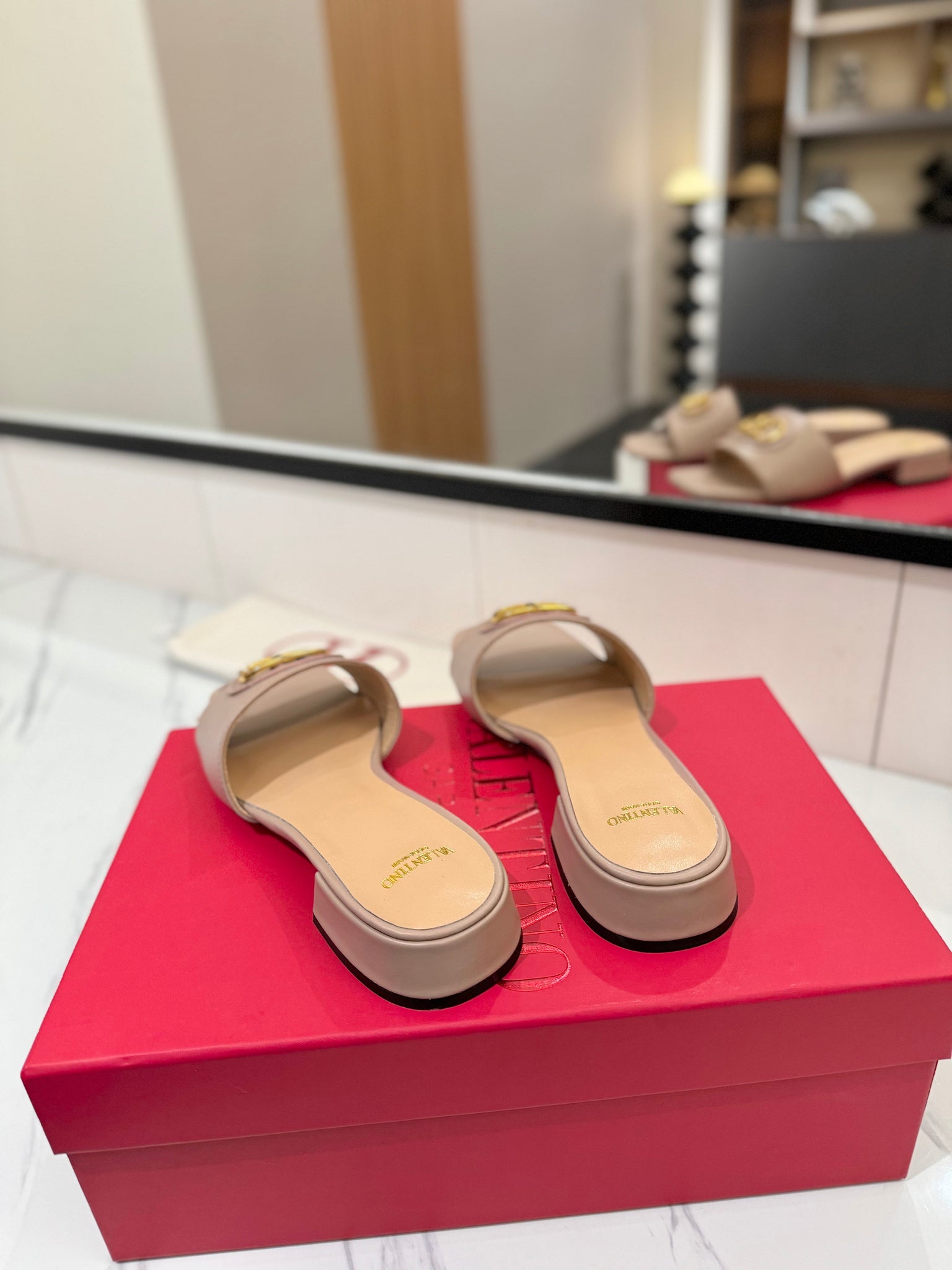 Valentino 26s Sandals Beige Smooth Calfskin With Gold Hardware