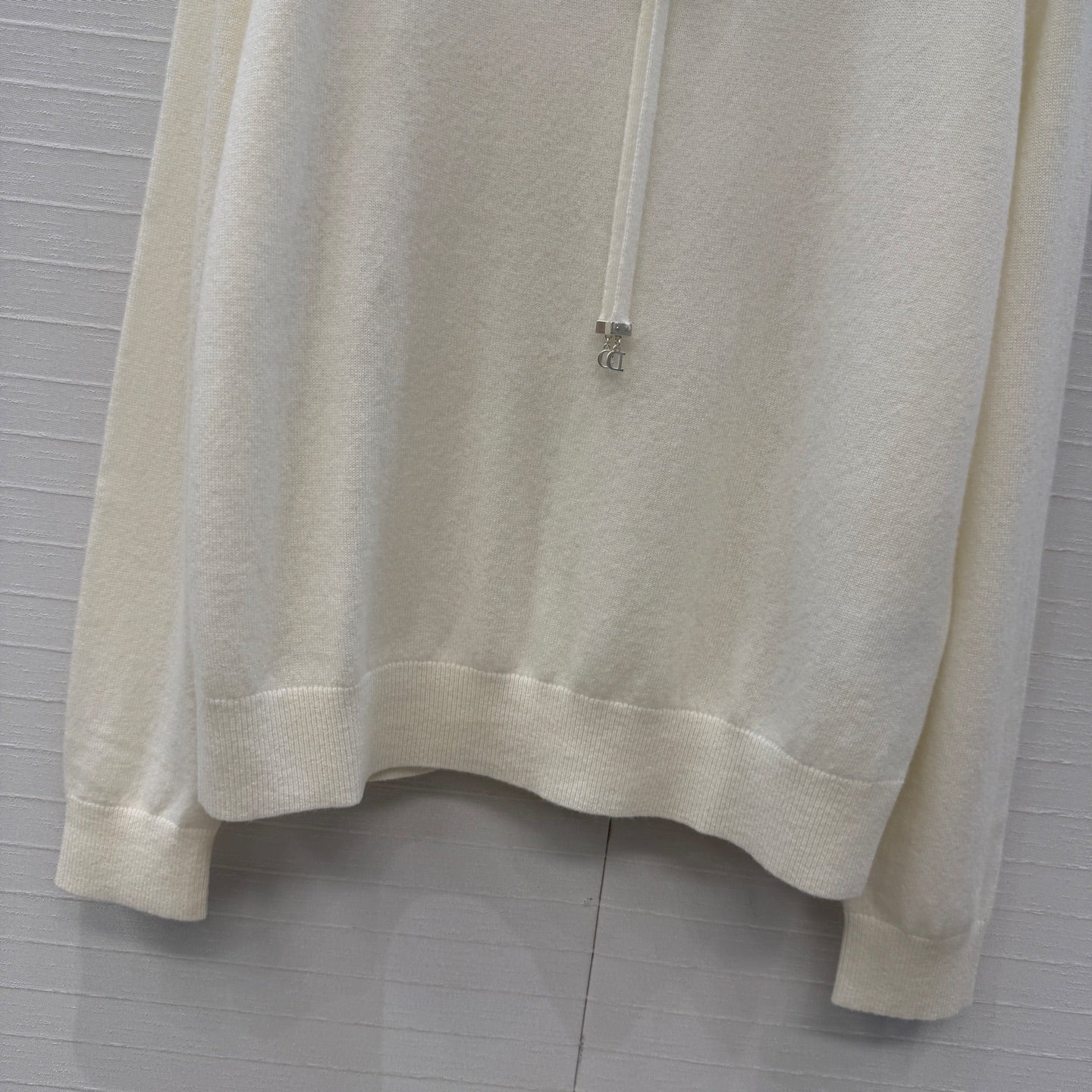 CD Tie-neck Sweater Cream Cashmere 402874