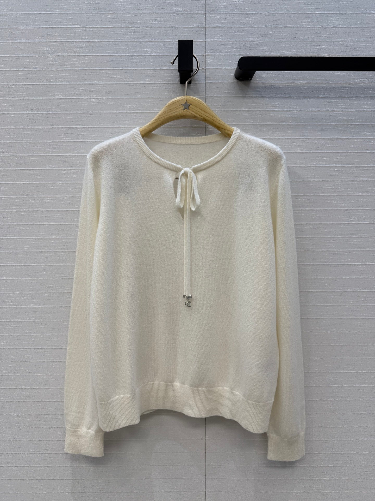 CD Tie-neck Sweater Cream Cashmere 402874