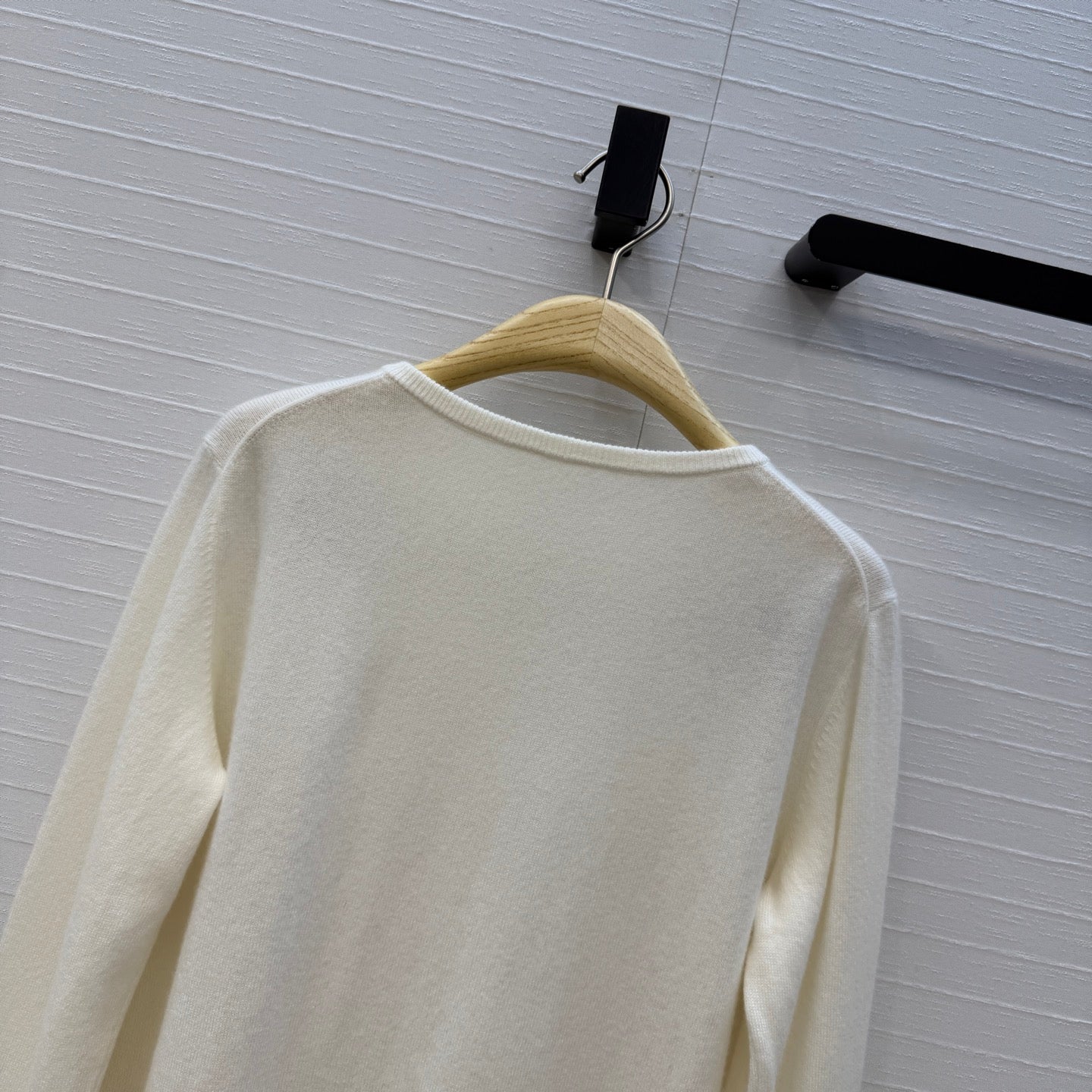 CD Tie-neck Sweater Cream Cashmere 402874