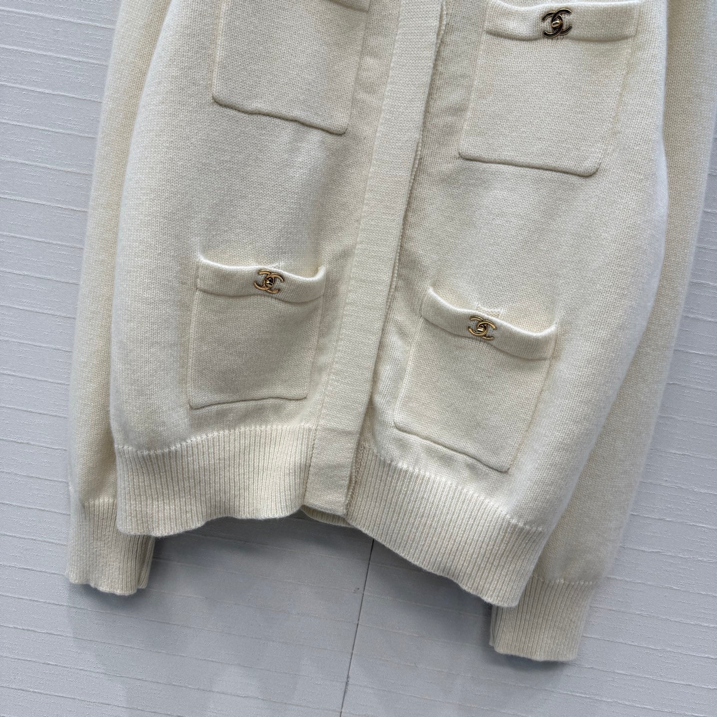 CC FW 26s Cardigan White Cashmere Wool 414708