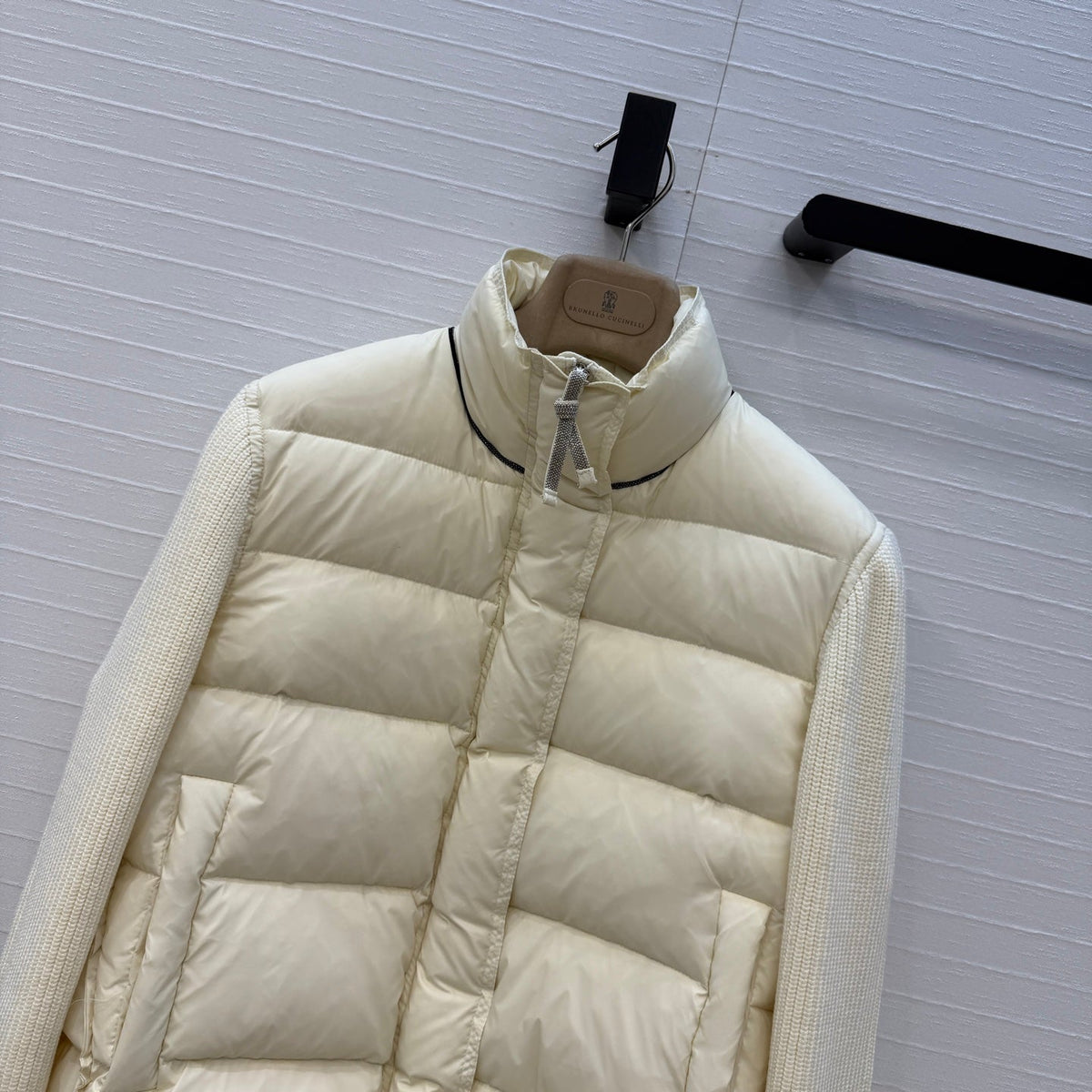 BC 26s Knit Sleeves Down Jacket Off White Nylon Wool 428572