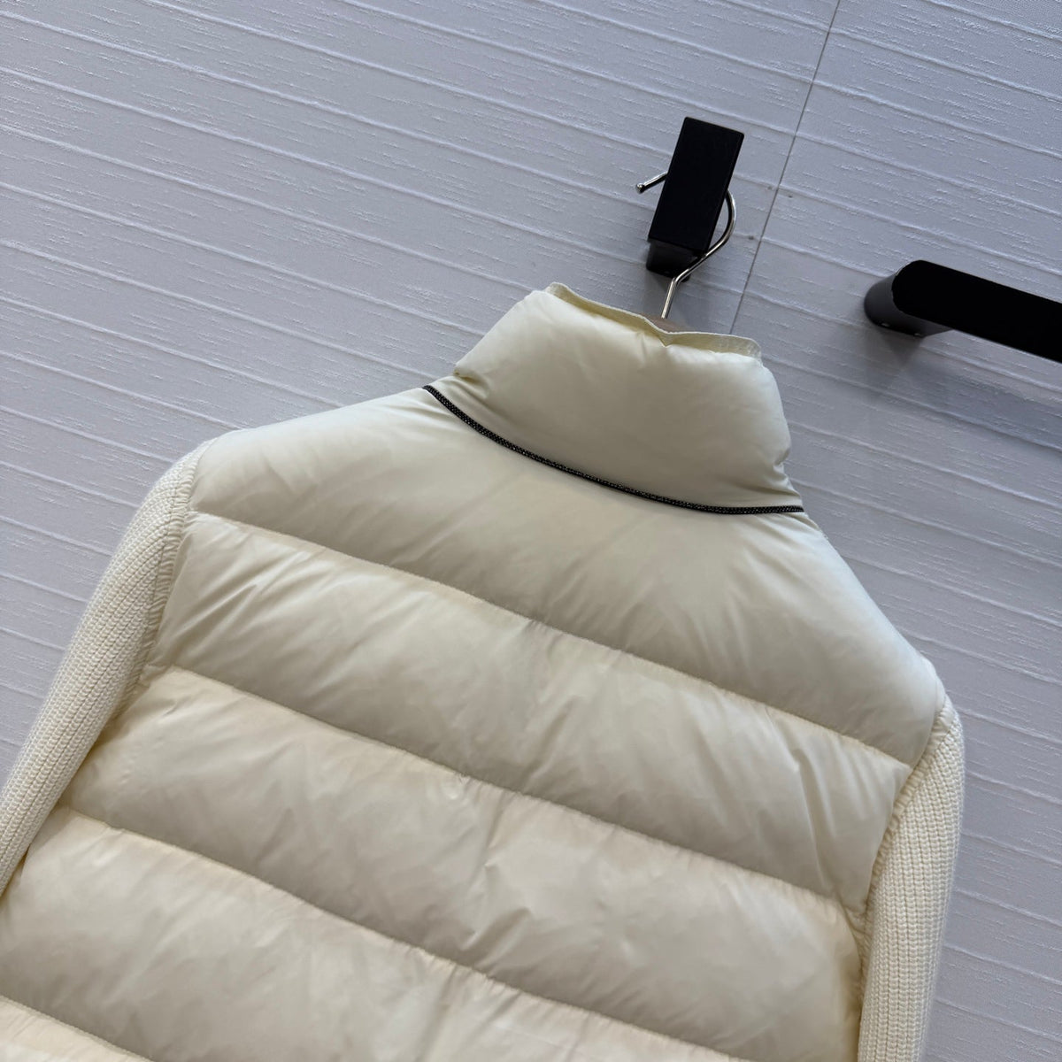 BC 26s Knit Sleeves Down Jacket Off White Nylon Wool 428572