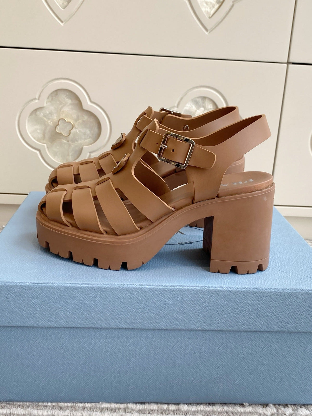 Prada 26s Fisherman Platform Sandals 8.5cm Brown Leather 122233