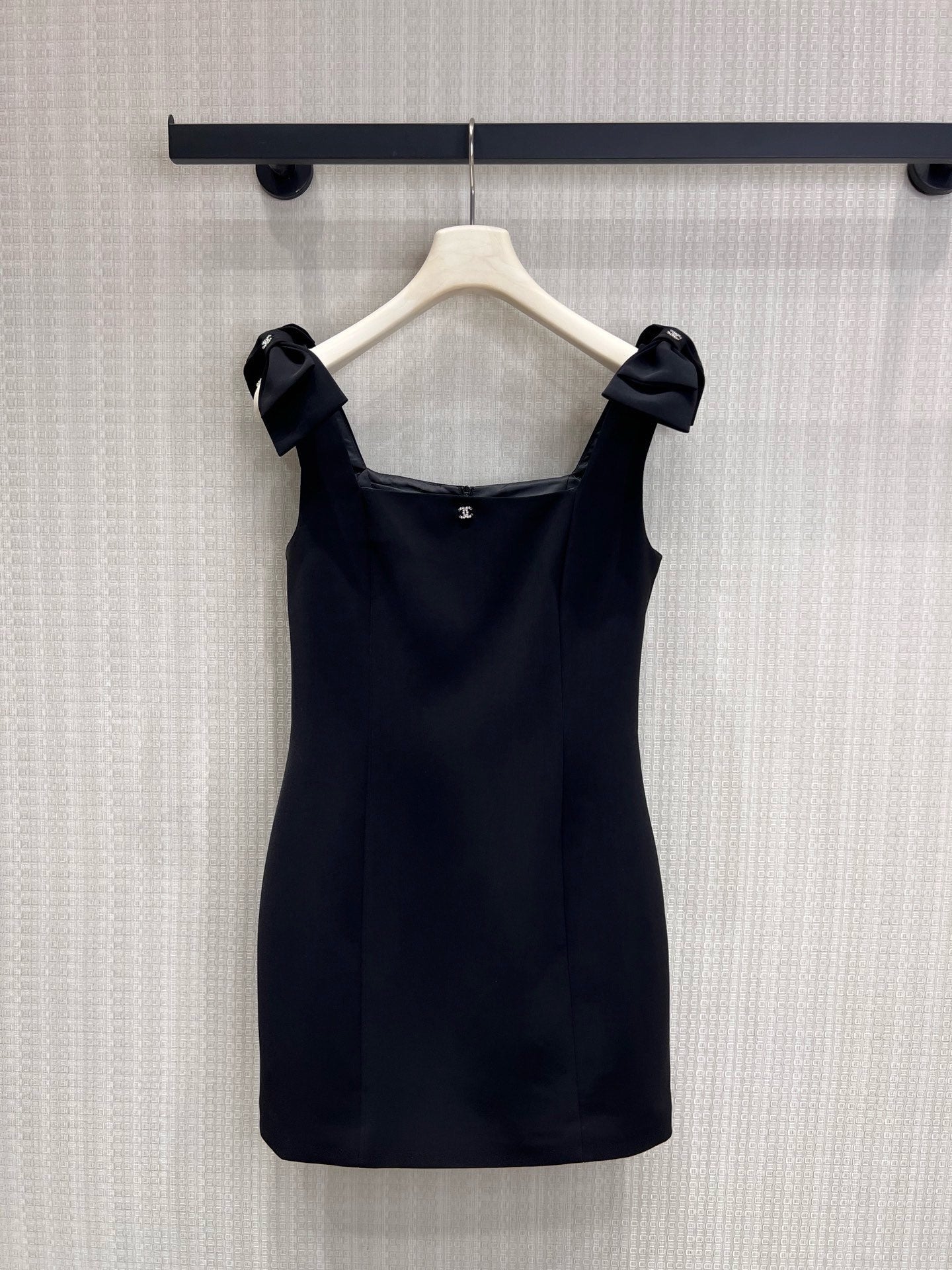 CC 26s Dress Features Distinctive Bow Black 397677