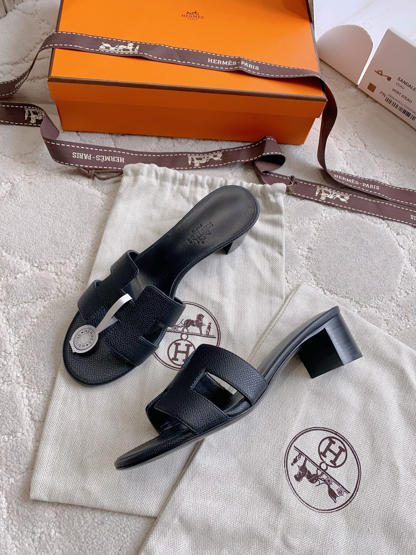 HM 26s Oran Sandal Dark Blue Espom Goatskin 724266
