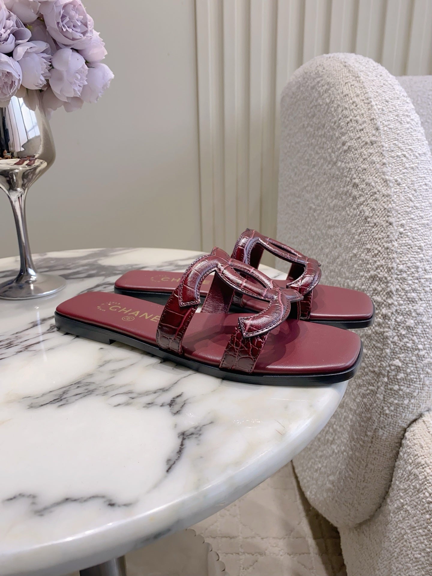 CC Logo Flat Sandals Burgundy Embossed Lambskin 906321