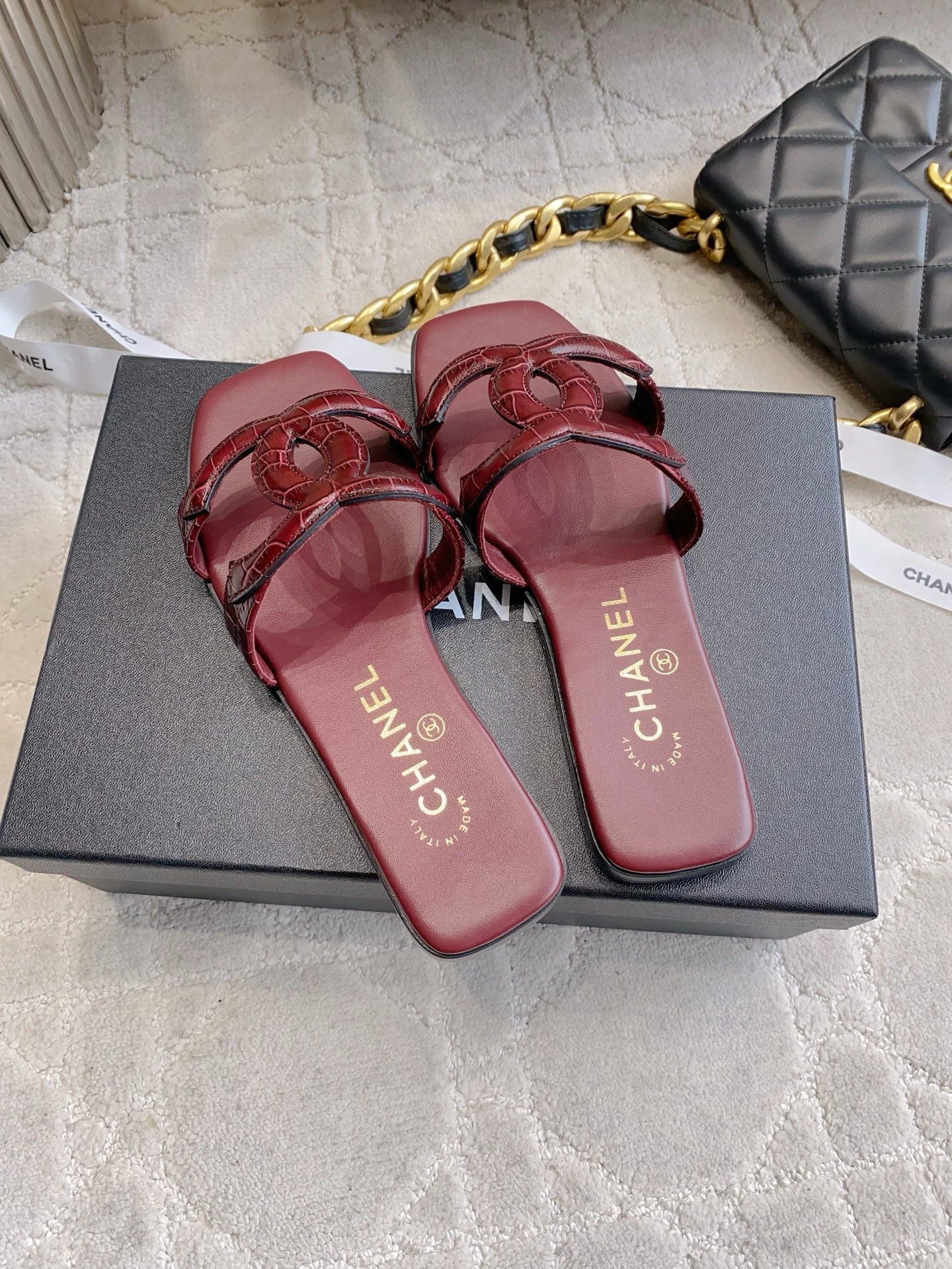 CC Logo Flat Sandals Burgundy Embossed Lambskin 906321
