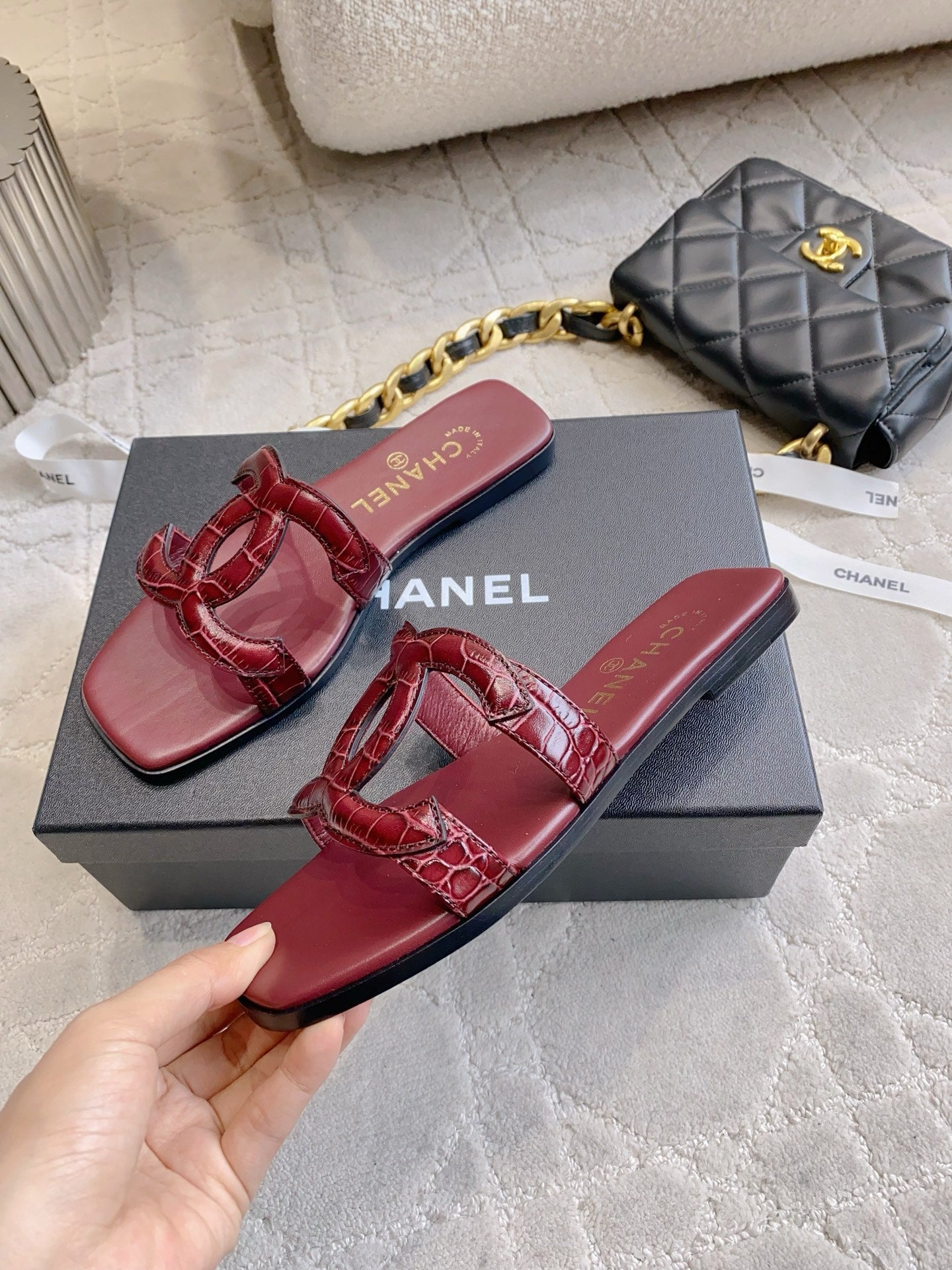 CC Logo Flat Sandals Burgundy Embossed Lambskin 906321