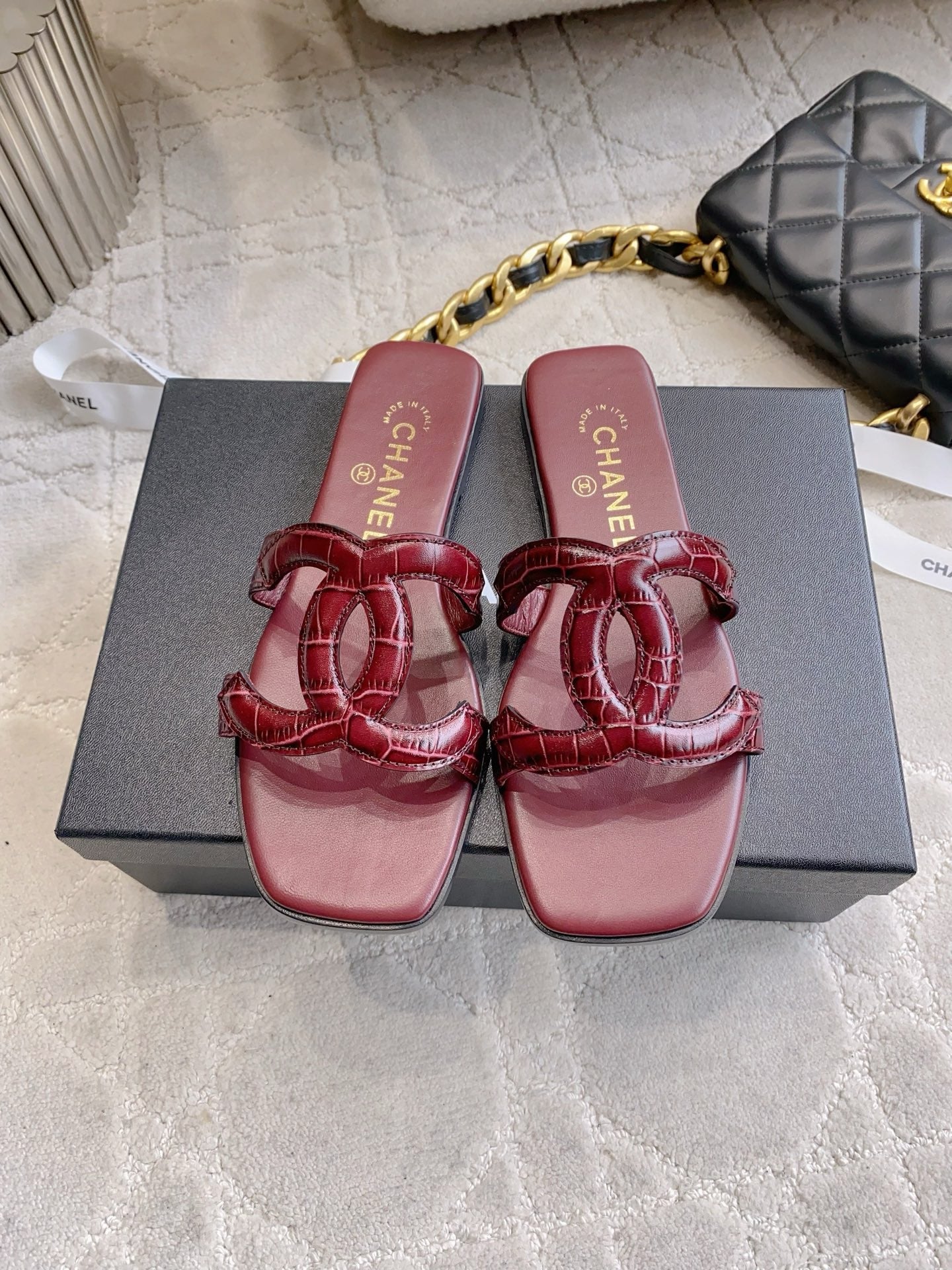 CC Logo Flat Sandals Burgundy Embossed Lambskin 906321
