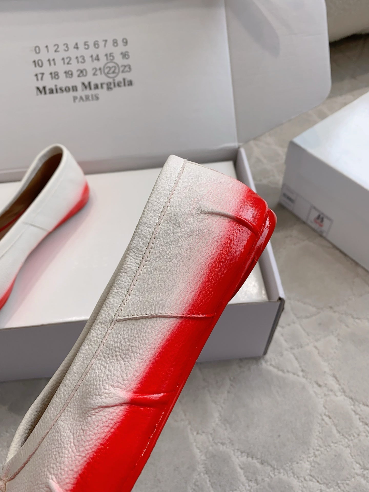 Maison Margie Split-Toe Ballet Flats Red White Cowhide  724743