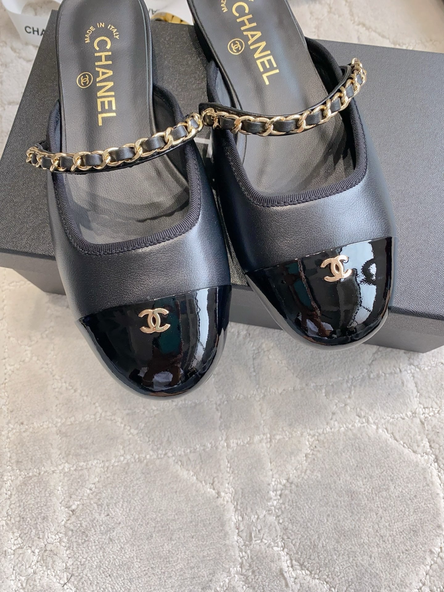 CC 2026s Chain Flat Mules Black Leather 723673