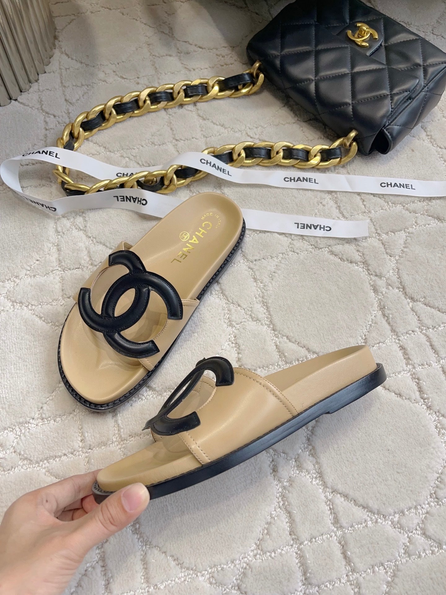 CC Logo Slide Beige Lambskin 723798