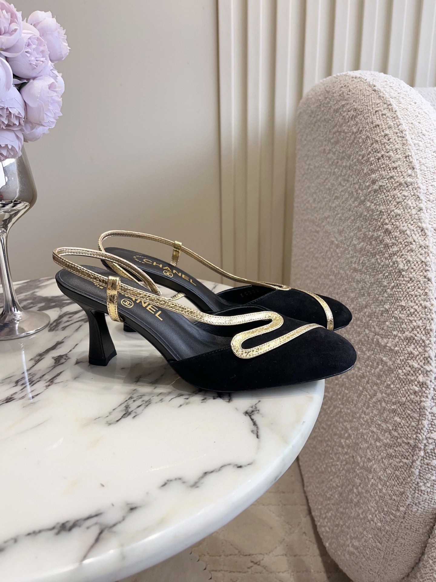CC Métiers d’art 2026 Slingback 7.5cm Gold Black Lambskin 808099
