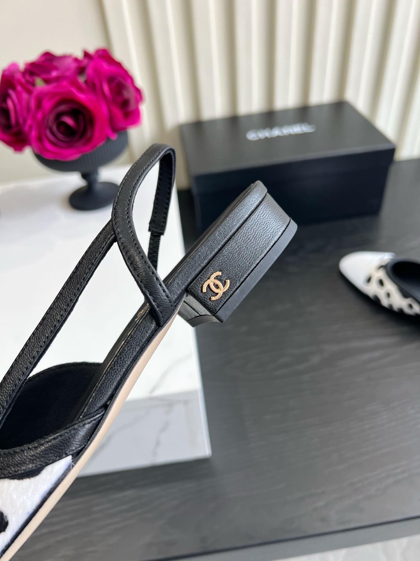 CC 26s Slingback Black White Horsehair 850770