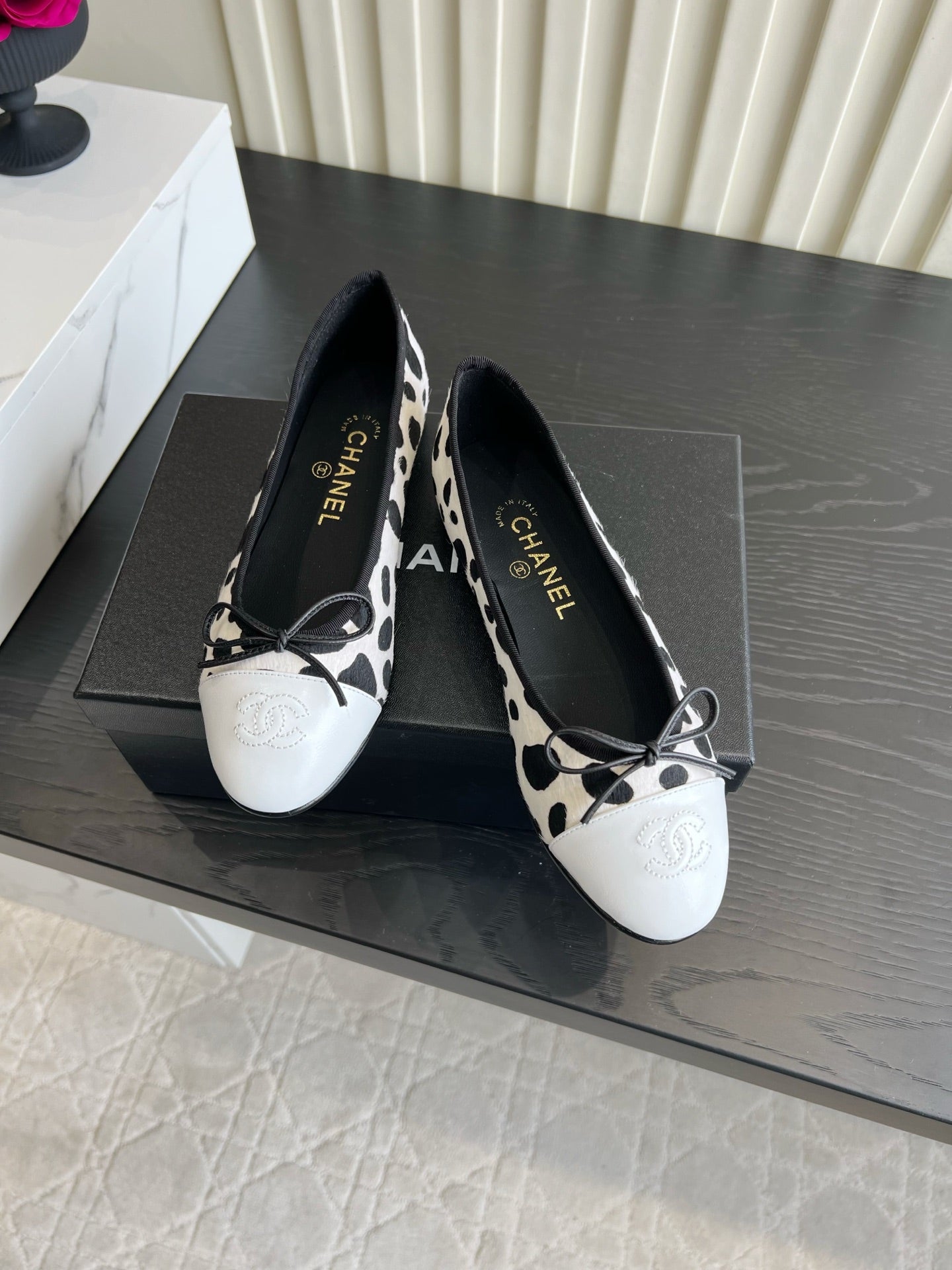 CC 26s Ballet Flat Black White Horsehair 850771