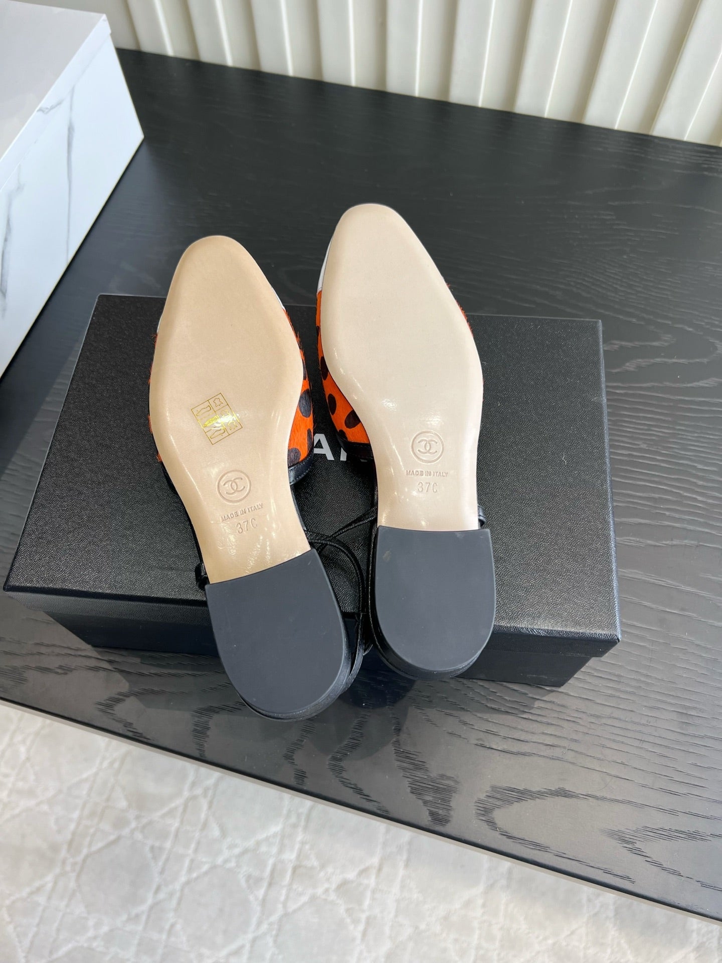 CC 26s Slingback Black Orange Horsehair 850773