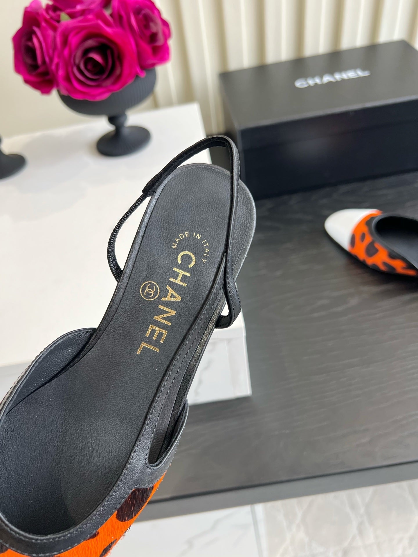 CC 26s Slingback Black Orange Horsehair 850773