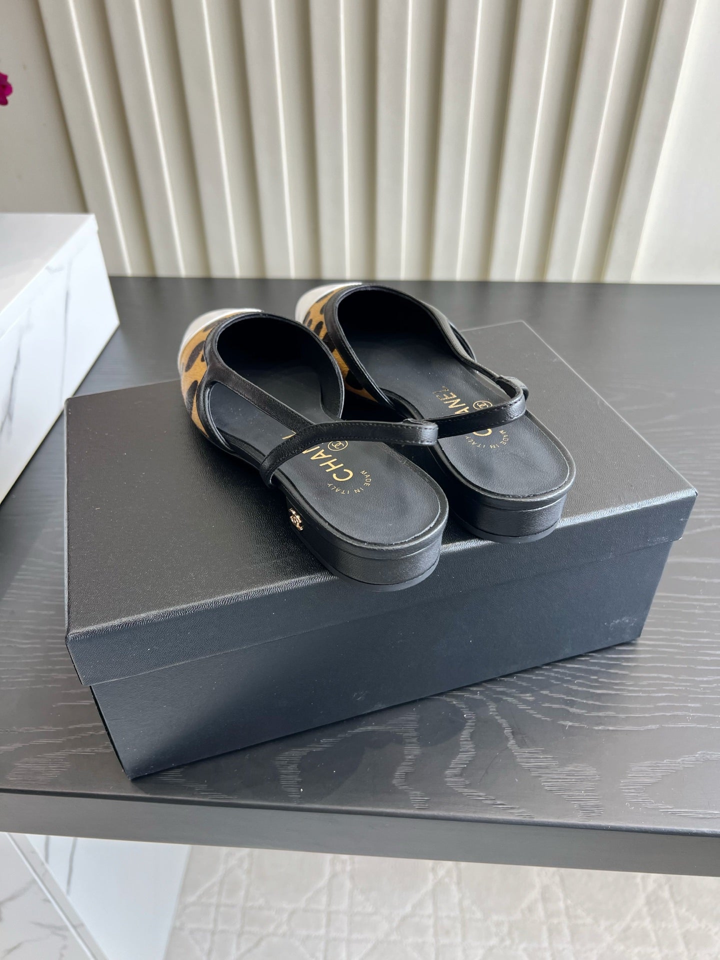 CC 26s Slingback Black Beige Horsehair 850776