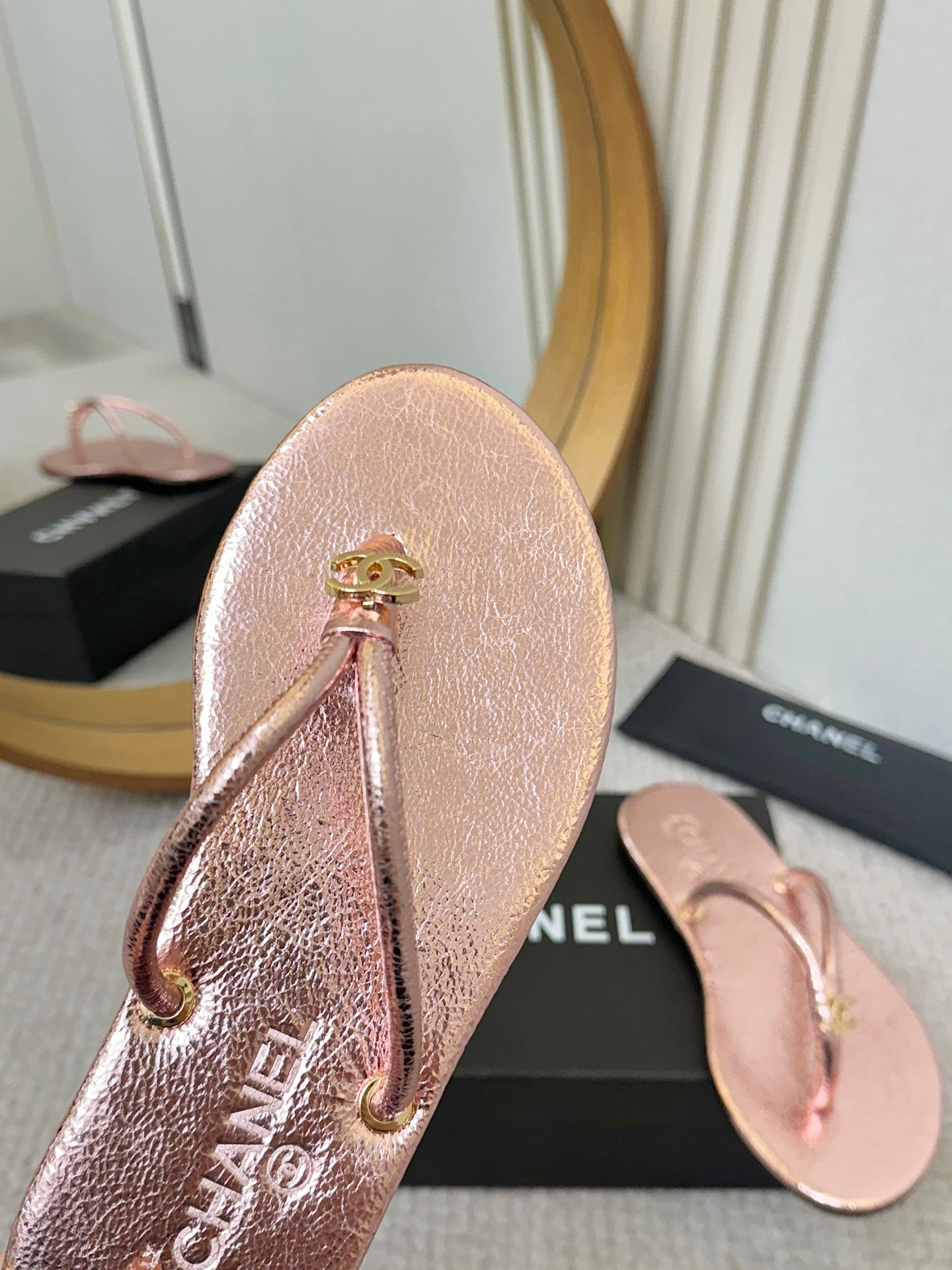 CC 2026 Thong Sandal Pink Metalic Calfskin 826475