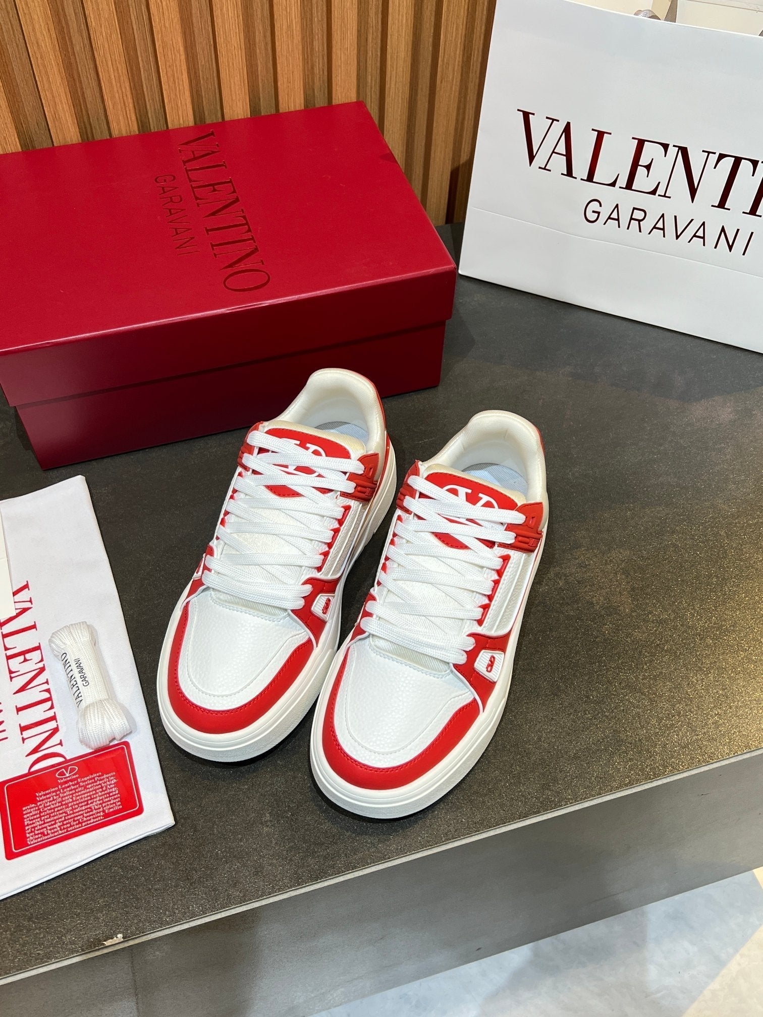 VT 25S Couple Sneakers White Red Calfskin 563110