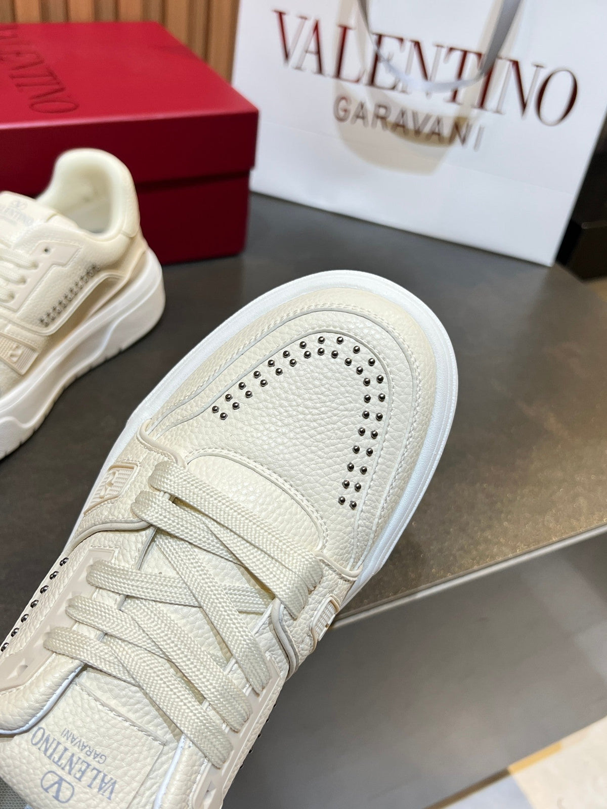 VT 26s Upvillage Trainers Off White Cream Leather Studded 105519