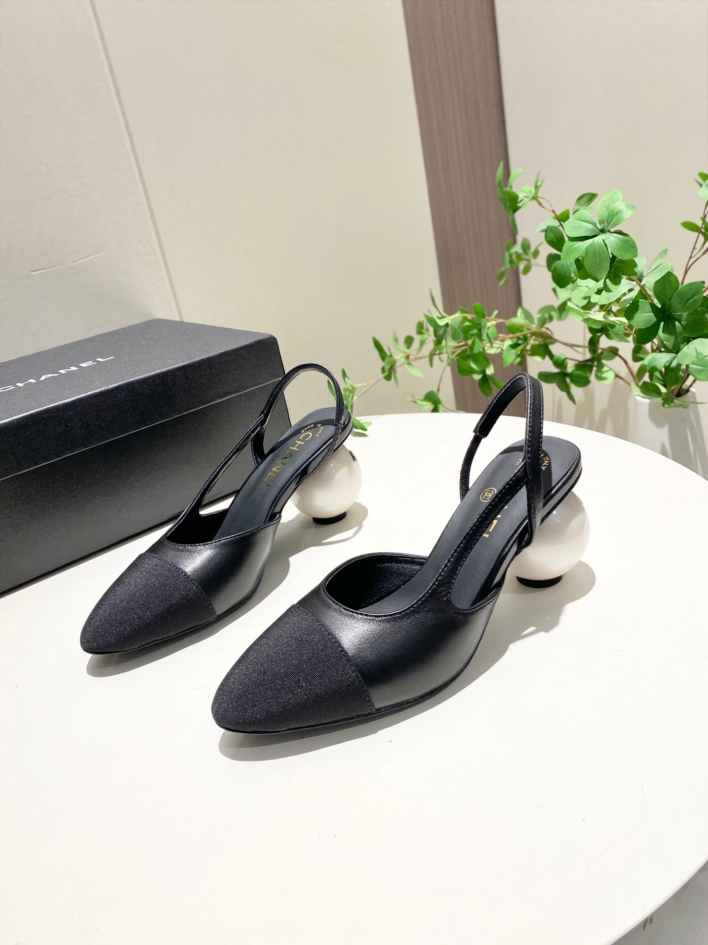 CC 26P Slingback Pearl-Shaped Heel 7cm Black Leather 767270