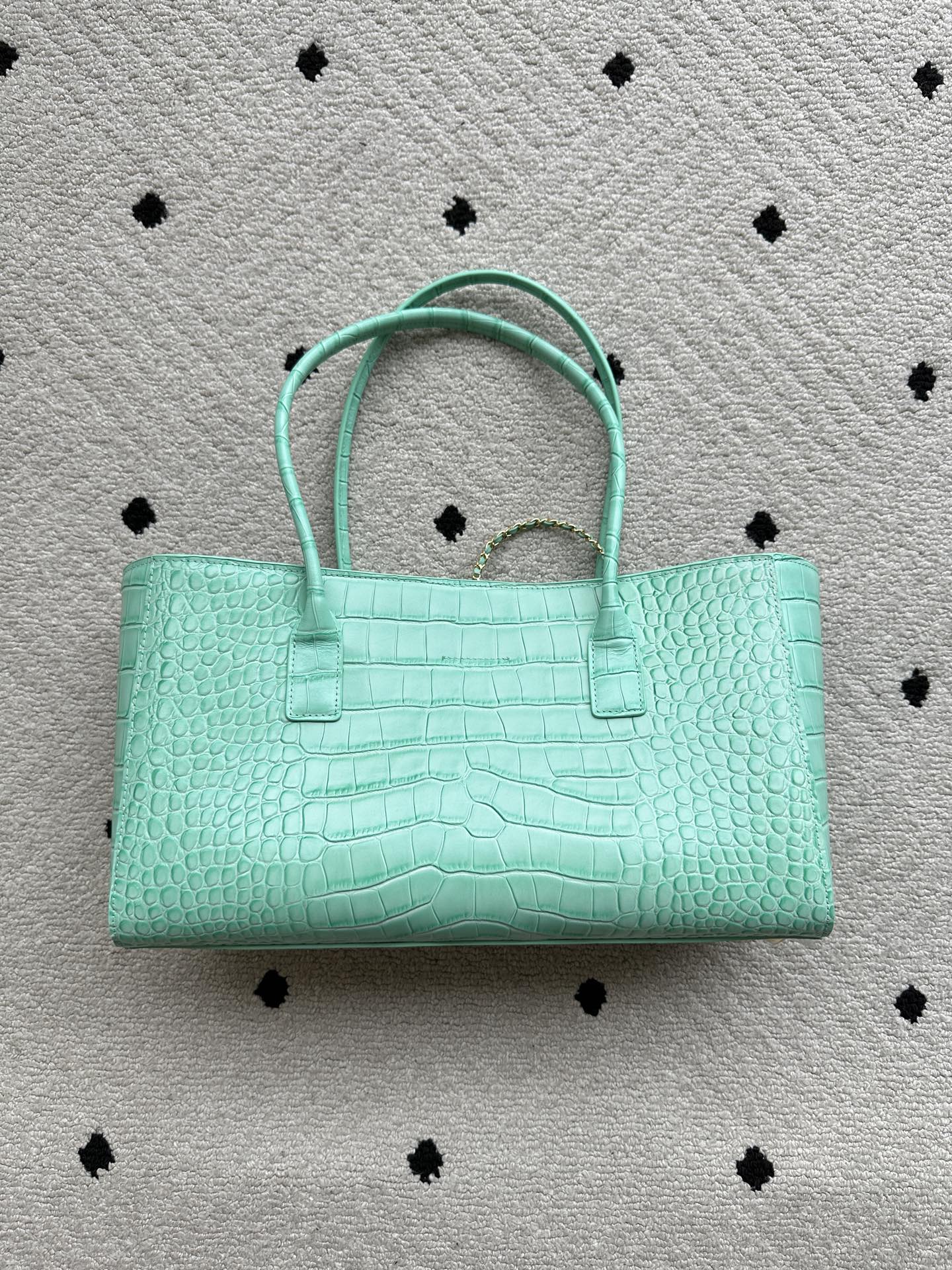 CC 2026 Small Shopping Bag 39cm Mint Green Crocodile Embossed Calfskin GHW