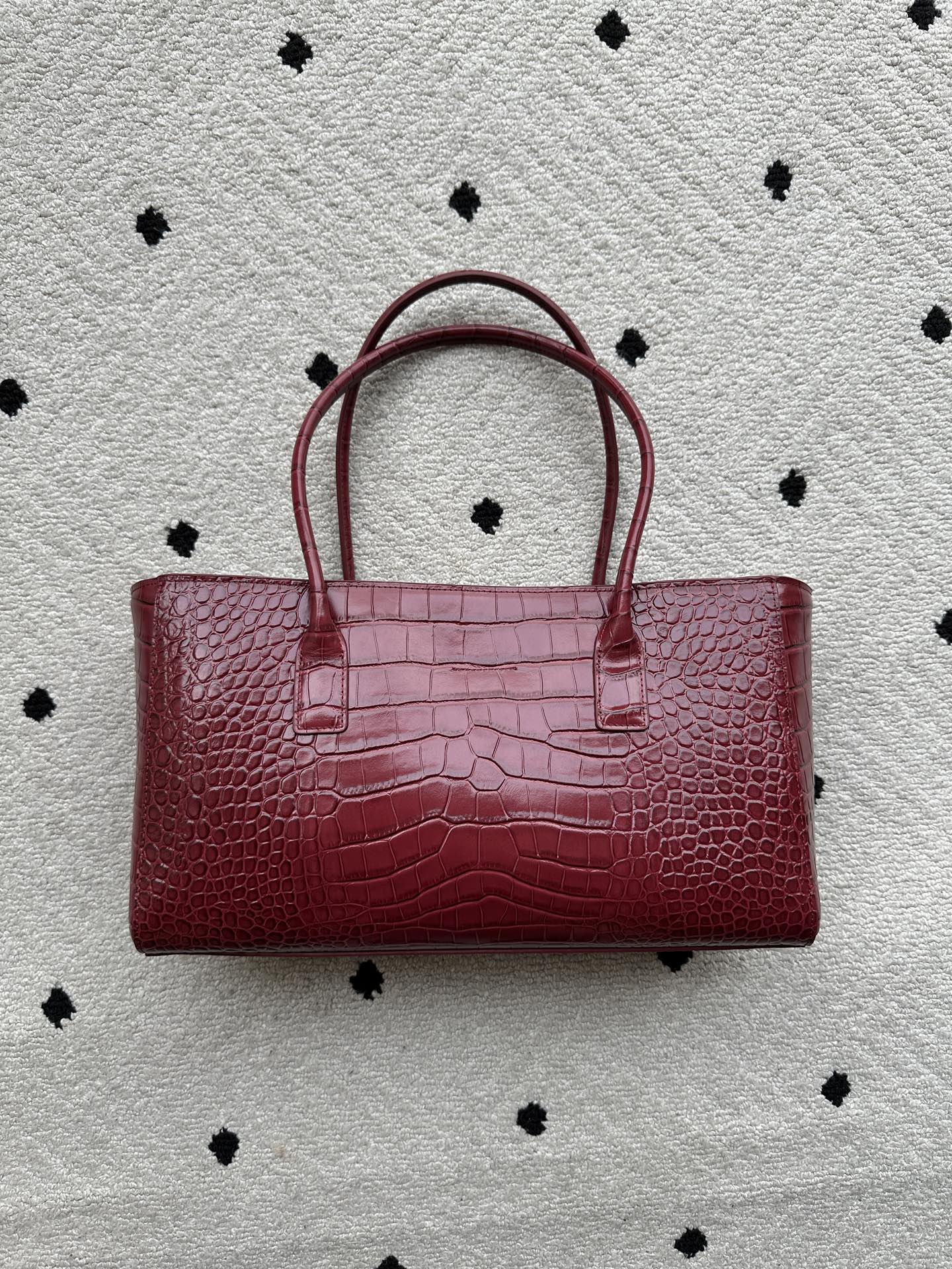 CC 2026 Small Shopping Bag 39cm Burgundy Crocodile Embossed Calfskin GHW