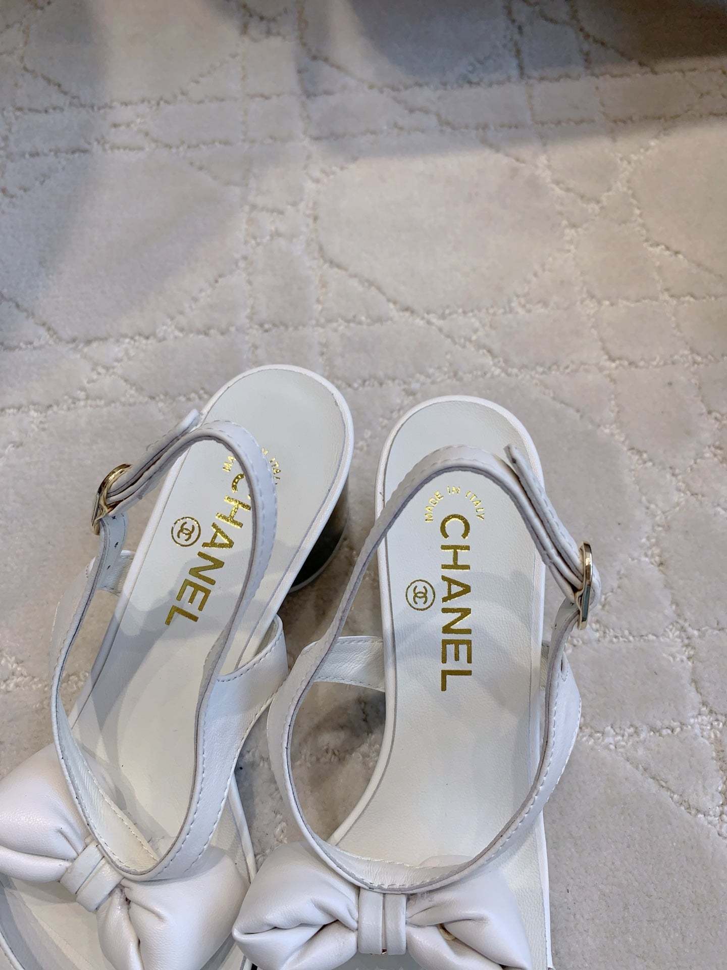 CC 26s Bow-Tie Sandals 6.5cm White Lambskin 906128