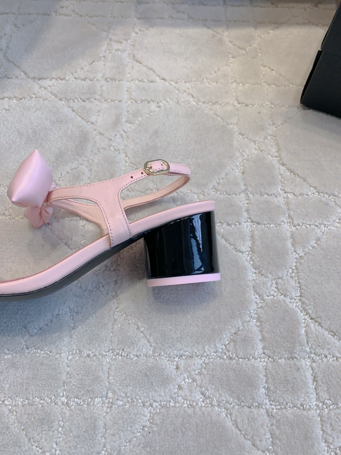 CC 26s Bow-Tie Sandals 6.5cm Light Pink Lambskin 906129