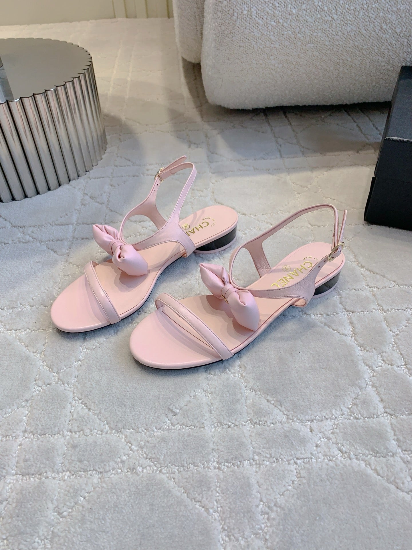 CC 26s Bow-Tie Flat Sandals Light Pink Lambskin 906130