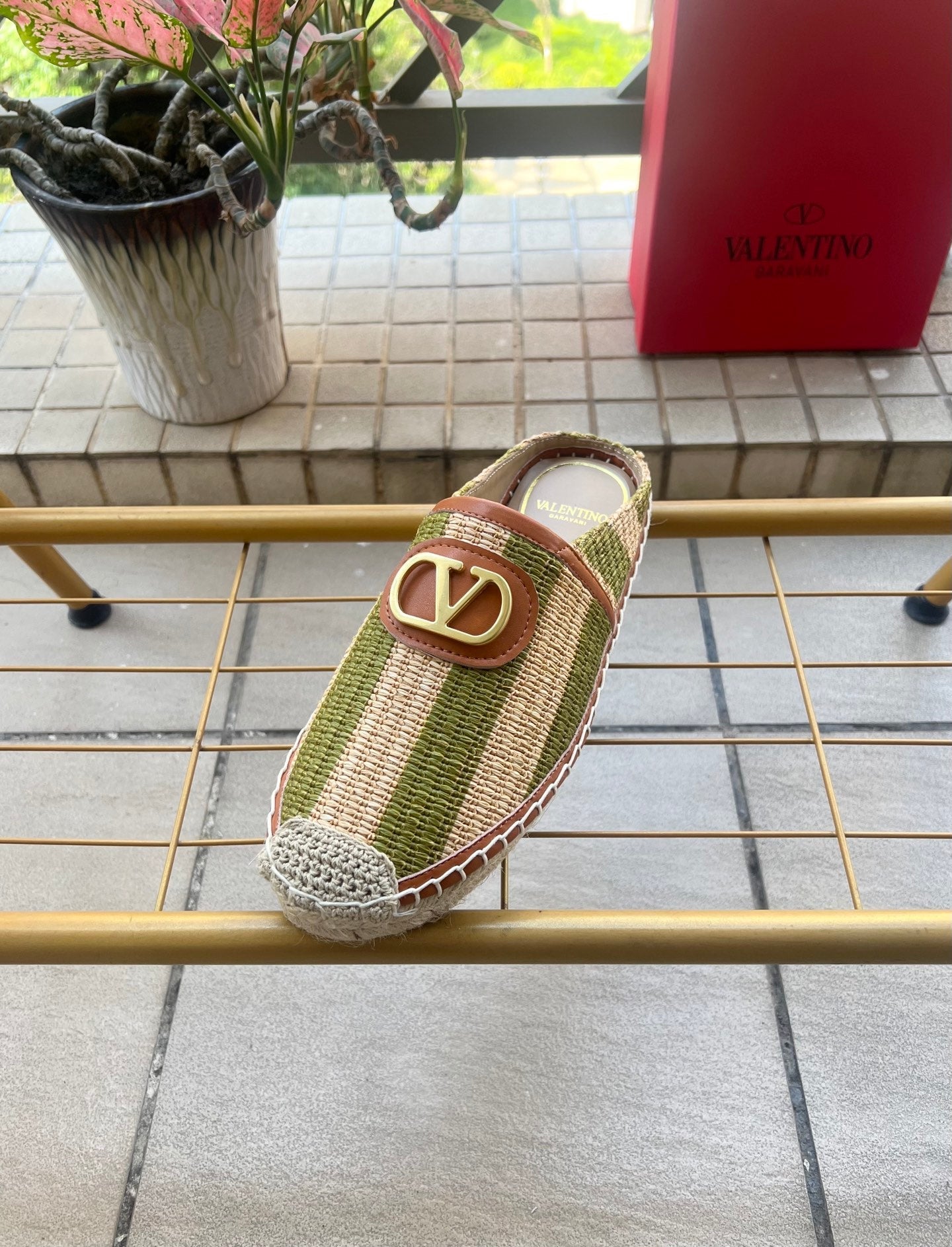 VLogo Signature Striped Espadrille Mules Beige Green Raffia
