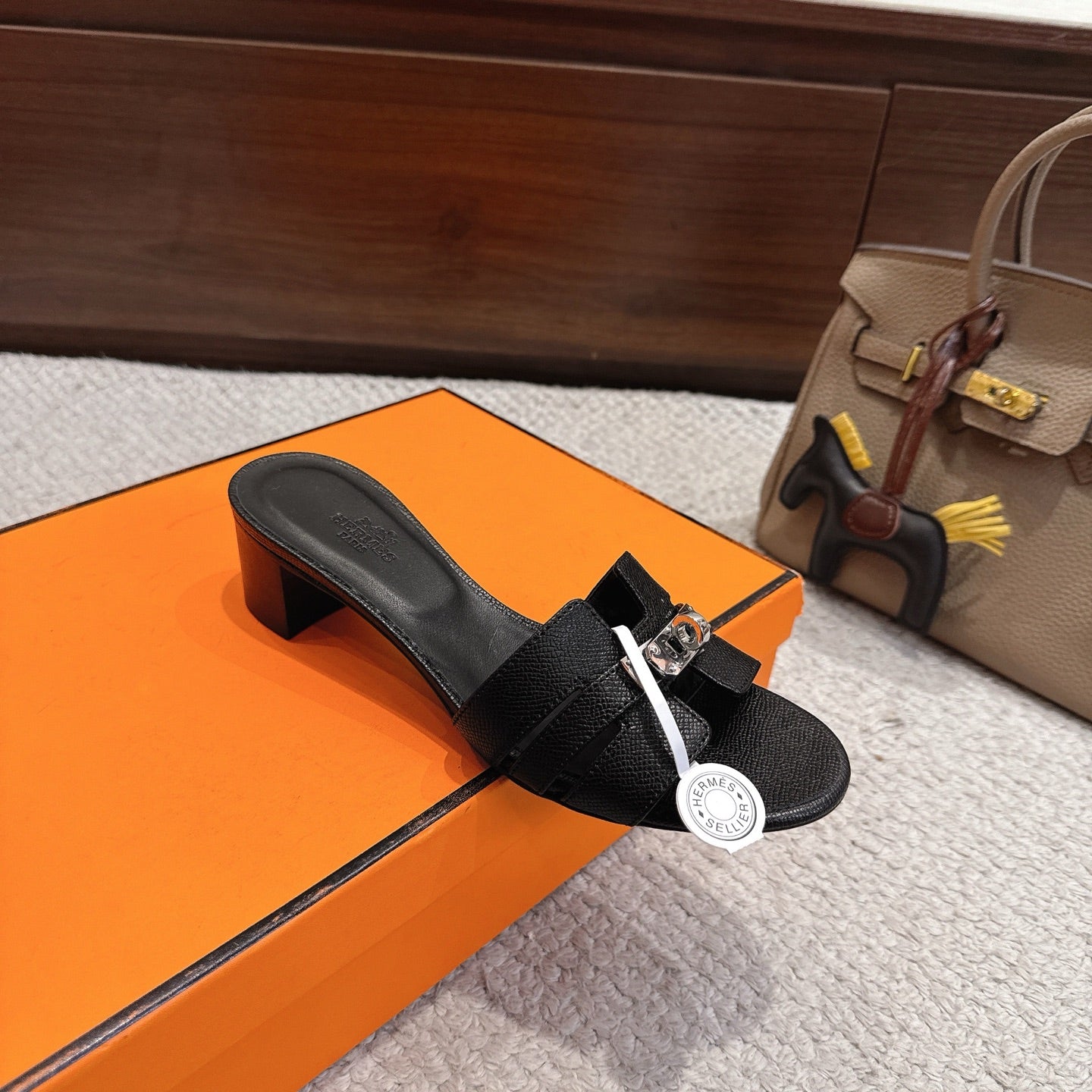 HM Kelly Buckle Sandals 5cm Black Leather 804999