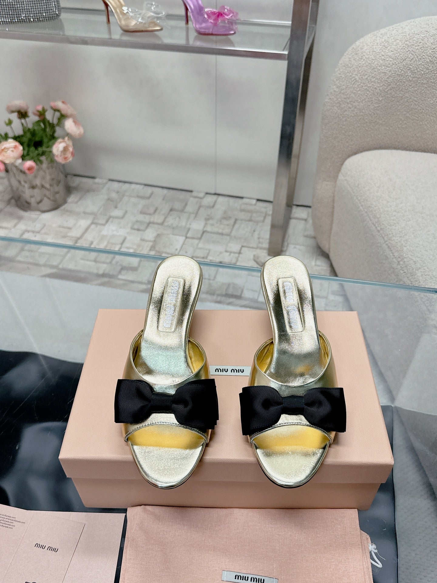 Miu Mordoré Black Bows Mules  50mm Gold Cowhide 445518