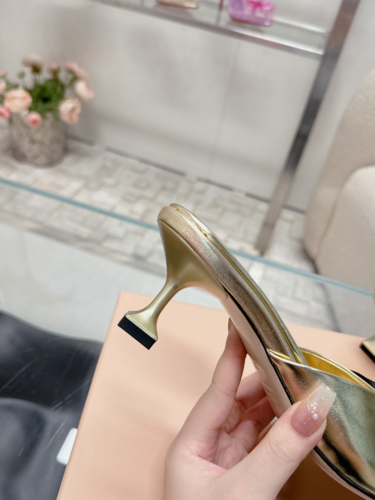 Miu Mordoré Black Bows Mules  50mm Gold Cowhide 445518