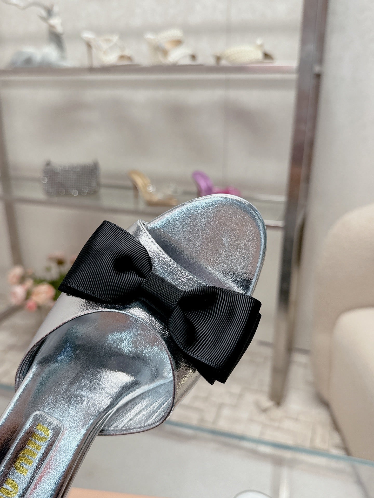 Miu Mordoré Black Bows Mules  50mm Sliver Cowhide 445519