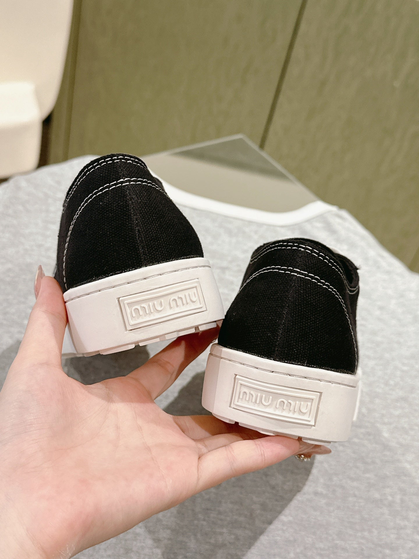 Miu Sneakers Black Canvas 445551
