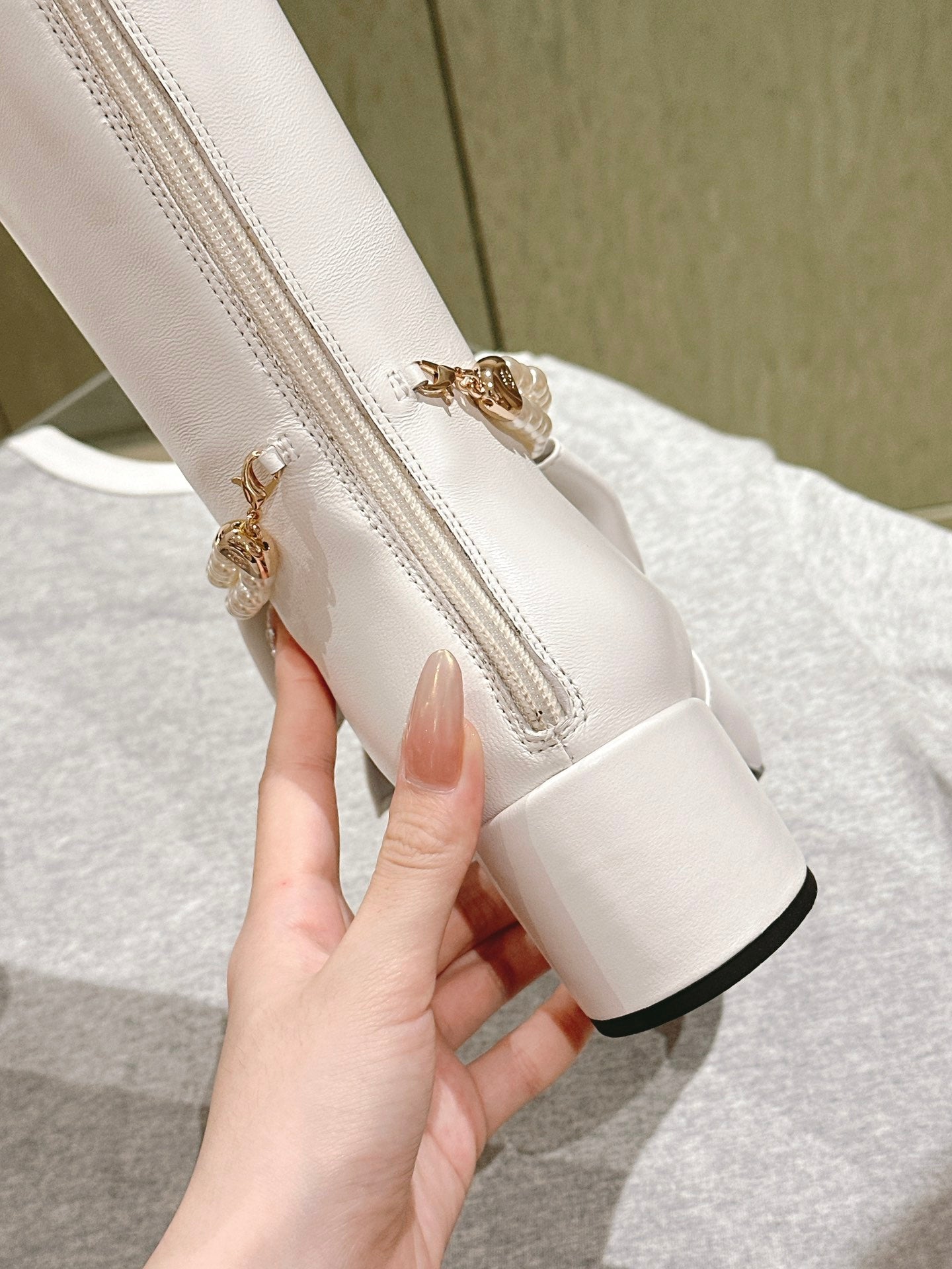 CC 24A  Pearl Bow Knee-High Boots 65mm White Sheepskin 447464