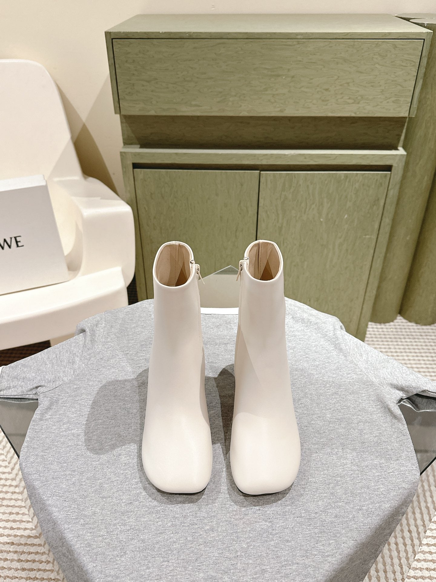 Loewe Round-Toed Boots 55mm White Mixed Sheepskin 448455