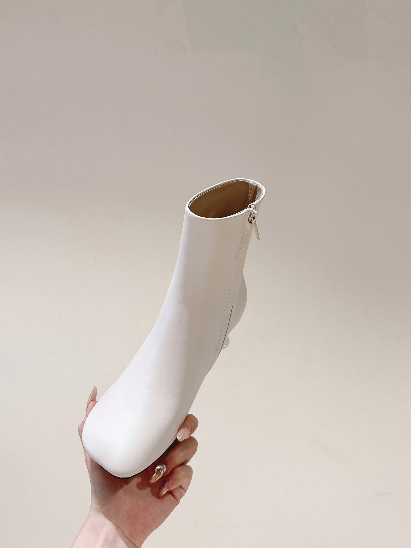 Loewe Round-Toed Boots 55mm White Mixed Sheepskin 448455