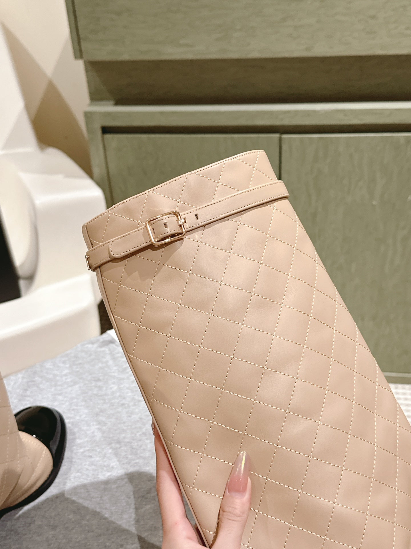 CC 24ss  Fold-Over High Boots 40mm Beige Quilted Sheepskin 447475